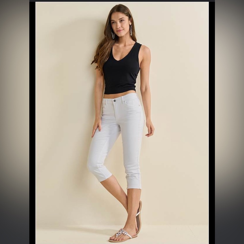 Venus Women’s Capris